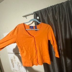 Cute orange top !